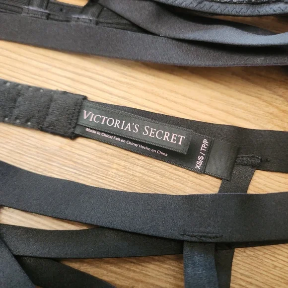 Victoria's Secret Black Strappy Bra And Garter Intimates XS - Picture 4 of 8